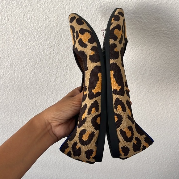 Rothys Pointed Cheetah Print Flats Size 6.5 - Picture 5 of 8